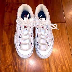 Women’s Fila tennis shoes
